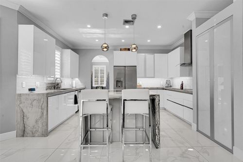 6400 Stonehurst Cir, Lake Worth, FL, 33467-7372 | Card Image