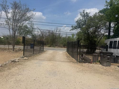 210 W Quill Dr, San Antonio, TX, 78228-3908 | Card Image