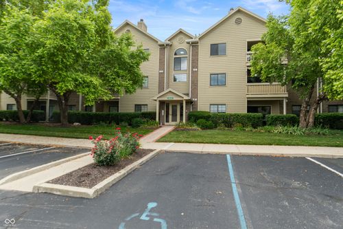 apt-207-8820 Yardley Ct, Indianapolis, IN, 46268-4268 | Card Image