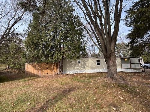 trlr-106-W2354 State Road 23, Green Lake, WI, 54941-9544 | Card Image