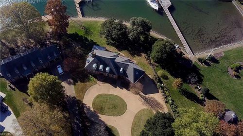 4 Cedar Point Dr, Hampton, VA, 23669-4168 | Card Image