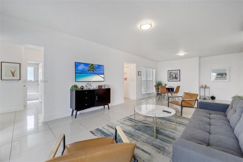 10-9850 E Bay Harbor Dr, Bay Harbor Islands, FL, 33154 | Card Image