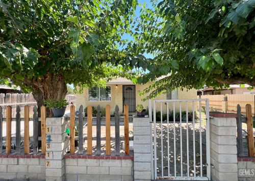 11317 Rose St, Lamont, CA, 93241-2742 | Card Image