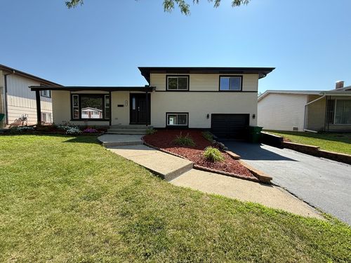 829 S School St, Lombard, IL, 60148 | Card Image