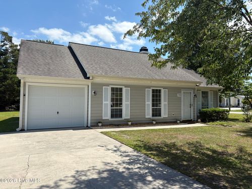 2900 Carthage Dr, Wilmington, NC, 28405-8804 | Card Image