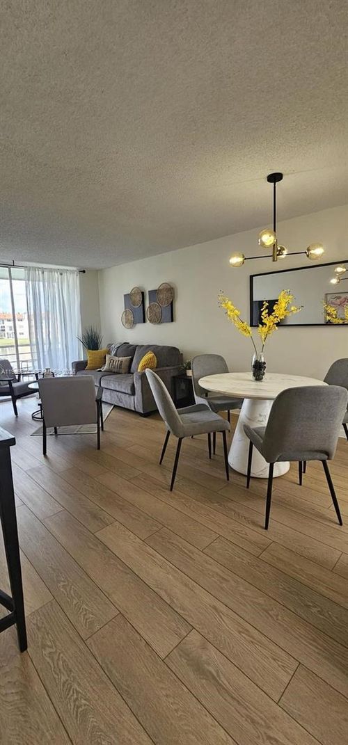 apt-207-2801 N Pine Island Rd, Sunrise, FL, 33322-2353 | Card Image