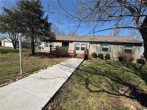 2233 Native Rd, Fort Scott, KS, 66701-8260 | Card Image