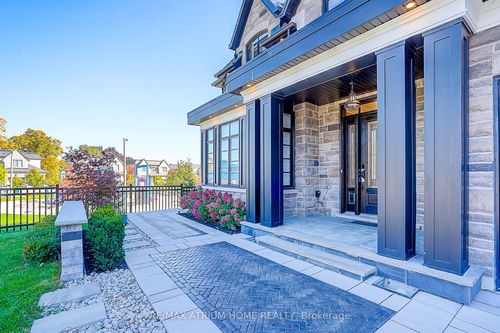 246 Nyla Crt, Oakville, ON, L6L0G8 | Card Image