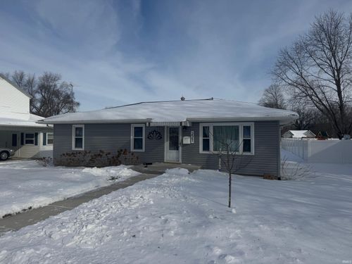 221 N Main St, Albany, IN, 47320-1748 | Card Image