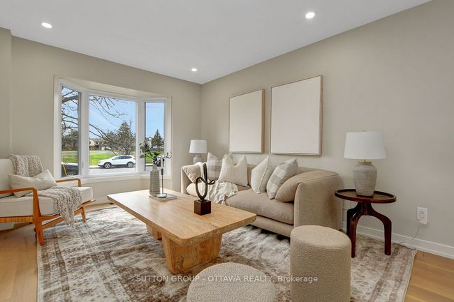 1633 Bottriell Way, House other with 5 bedrooms, 3 bathrooms and 4 parking in Orléans ON | Image 7