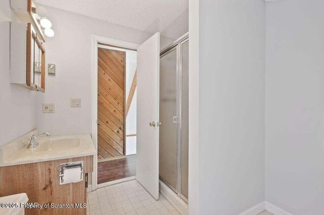 Bathroom | Image 21
