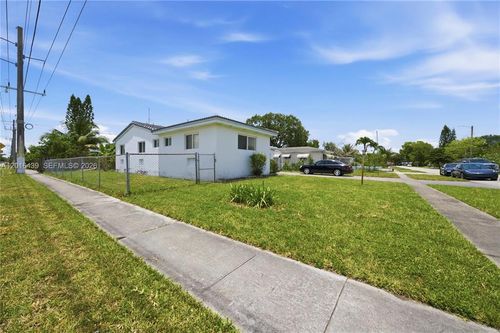 2300 N 57th Ter, Hollywood, FL, 33021-3207 | Card Image
