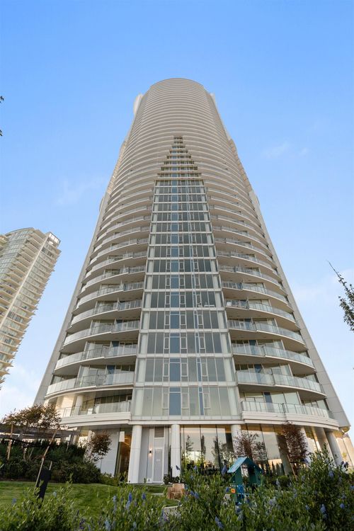 802-7728 Park Cres, Burnaby, BC, V3N0J8 | Card Image