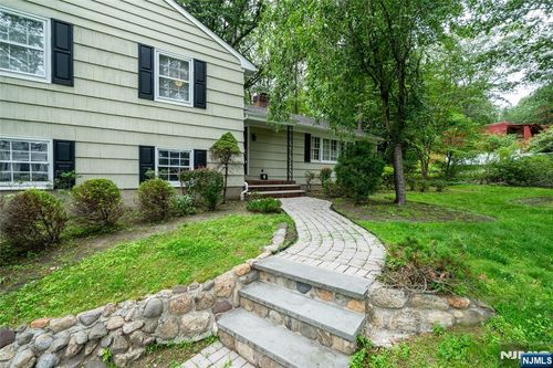 777 Frederick Ct, Wyckoff, NJ, 07481-1058 | Card Image