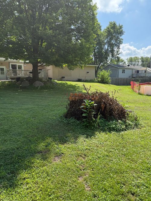 15940 Elmira St, Lansing, MI, 48906-1156 | Card Image