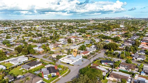 9365 Sw 44th St, Miami, FL, 33165-5825 | Card Image