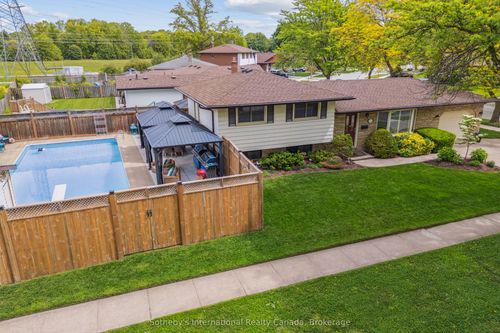 6845 Wilinger St, Niagara Falls, ON, L2J2B5 | Card Image