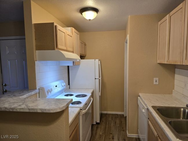 UNIT-104 - 5111 Lindell Rd, Condo with 1 bedrooms, 2 bathrooms and null parking in Las Vegas NV | Image 5