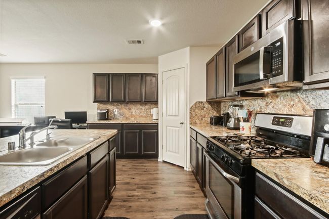 Kitchen | Image 9