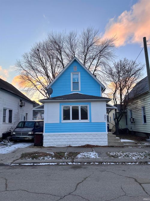 321 12th St, Logansport, IN, 46947-3209 | Card Image