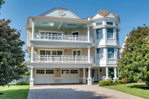 1621 New York Ave, Cape May, NJ, 08204-3680 | Card Image