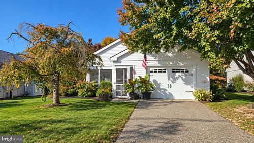 6 Banbury Ln, Southampton, NJ, 08088-1223 | Card Image