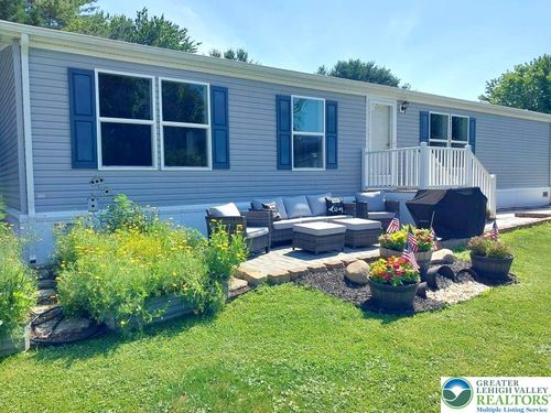 8932 Breinig Run Cir, BREINIGSVILLE, PA, 18031-2022 | Card Image