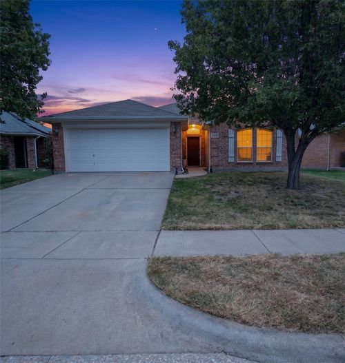 9612 Linton Dr, Fort Worth, TX, 76108-3861 | Card Image