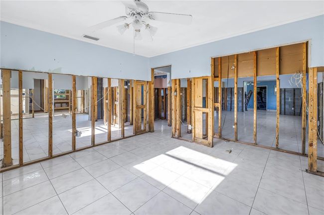 Second bedroom. | Image 16