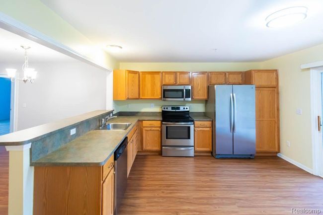 28460 Carlton Way Dr, Condo with 2 bedrooms, 2 bathrooms and null parking in Novi MI | Image 15