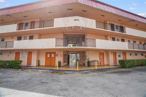 apt-221-19001 Ne 14th Ave, Miami, FL, 33179-4050 | Card Image