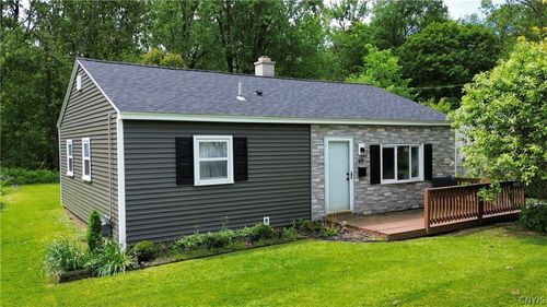 69 Oakdale Ave S, New Hartford, NY, 13413-1325 | Card Image