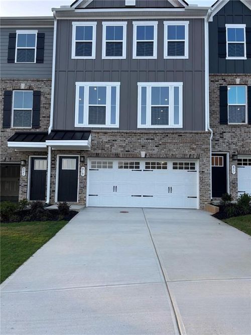 819 Woods Chapel Rd, Sugar Hill, GA, 30518-8038 | Card Image