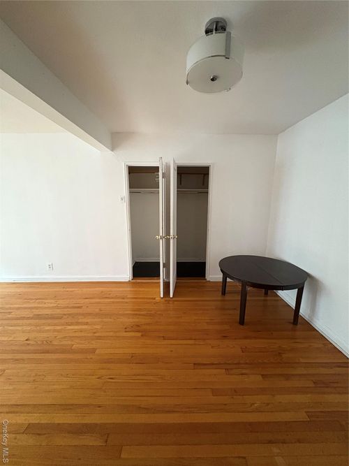 apt-4d-2090 Barnes Ave, Bronx, NY, 10462-2621 | Card Image
