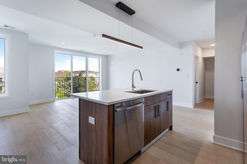 ph-12-845 19th St Ne, WASHINGTON, DC, 20002-4071 | Card Image