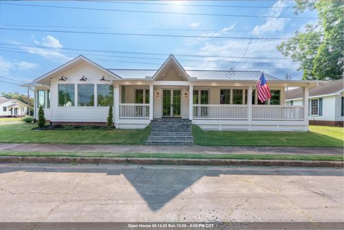 109 W 2nd St, Tuscumbia, AL, 35674-1935 | Card Image