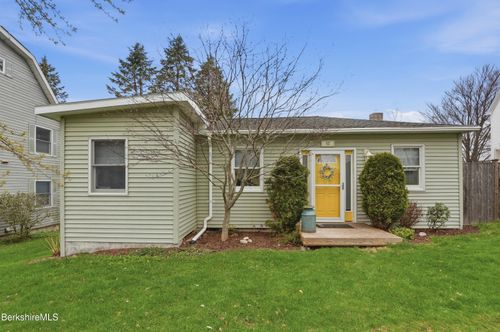 62 Thomas Rd, Pittsfield, MA, 01201-3032 | Card Image