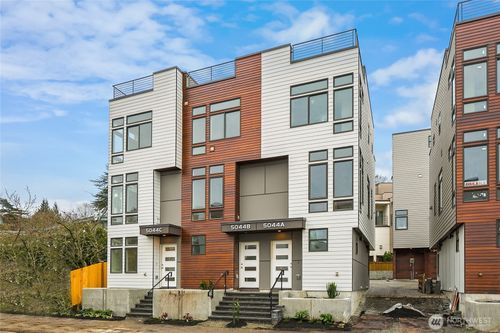 c-5044 Sand Point Pl Ne, Seattle, WA, 98105-2912 | Card Image