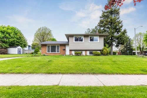 130 Hudson Cres, Kitchener, ON, N2B2V9 | Card Image