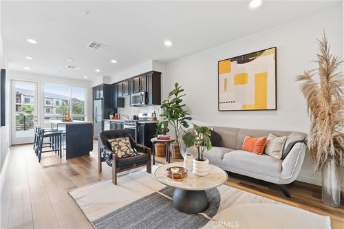 43 Bigsby Dr, Stanton, CA, 90680-4919 | Card Image