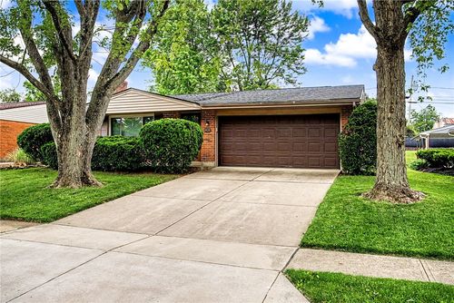 1428 Beaver Creek Ln, Kettering, OH, 45429-3704 | Card Image