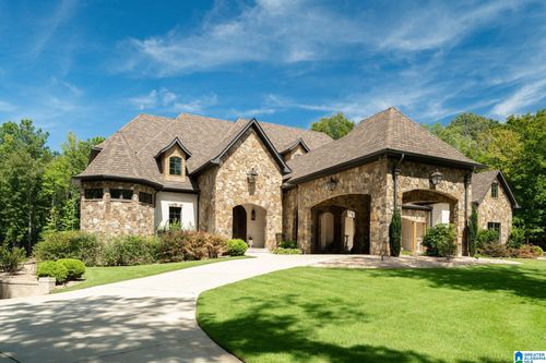 107 Cahaba Oaks Ln, Indian Springs, AL, 35124-1486 | Card Image