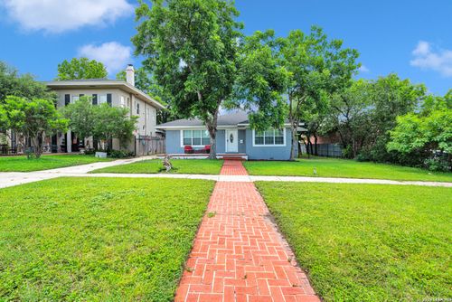 322 W Huisache Ave, San Antonio, TX, 78212-3202 | Card Image