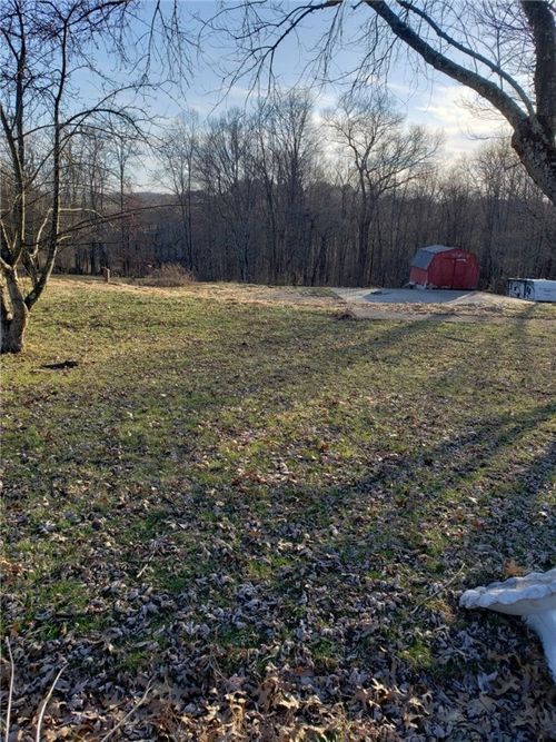 151 Sandy Dr, Clinton, PA, 15026-1325 | Card Image