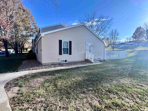 80 S Yorktown Rd, Macomb, IL, 61455-9323 | Card Image