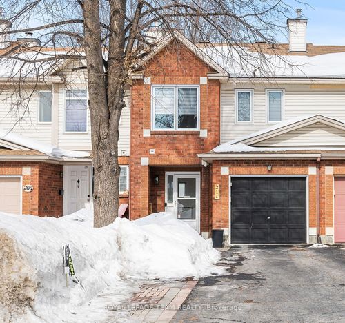 211 Longshire Circle, Barrhaven, ON, K2J4K8 | Card Image