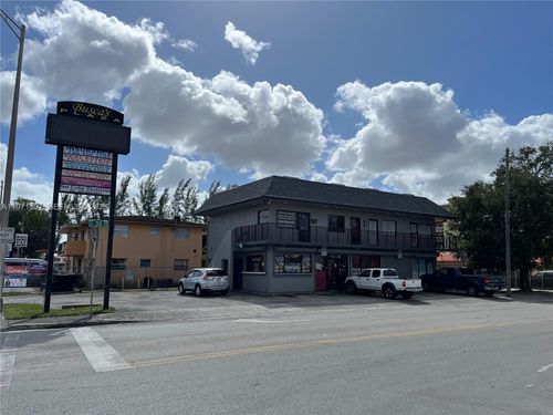 398 E 33rd St, Hialeah, FL, 33013-3225 | Card Image