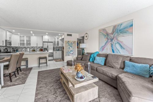 apt-f1-1006 Green Pine Blvd, West Palm Beach, FL, 33409-7015 | Card Image