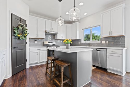 2501 Marie Cir, Waukesha, WI, 53189-7320 | Card Image