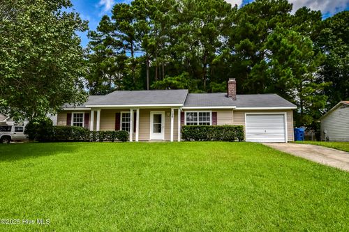 106 Wedgewood Dr, Jacksonville, NC, 28546-7870 | Card Image